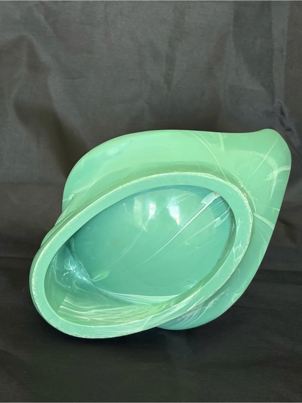 Vintage sea foam green molded plastic swan trinket/soap dish